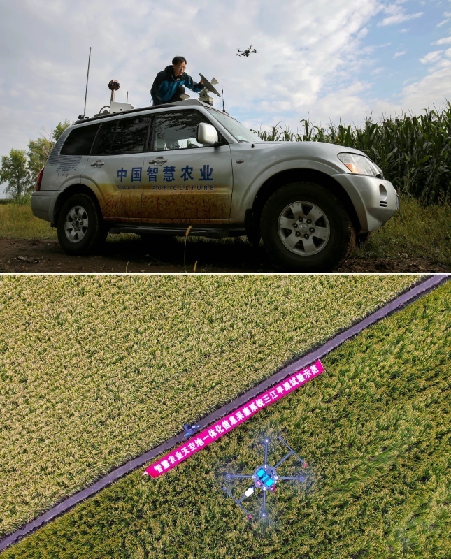 拼版照片：上图为在中国农业科学院于黑龙江进行的“智慧农业天空地一体化信息采集系统三江平原试验示范”中，无人机与车载一体化地面样方调查系统研发负责人史云研究员在地面样方采集车上调试设备，准备进行空地一体化地面样方信息采集（2016年9月13日摄）；下图为无人机在智慧农业天空地一体化农田地块大数据平台三江平原试验示范点抽样调查地面样方数据（2016年9月12日摄）。